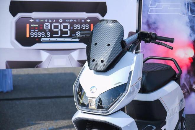 新日梦想6登场：街跑王者以赛道标准重塑两轮出行！(图4)